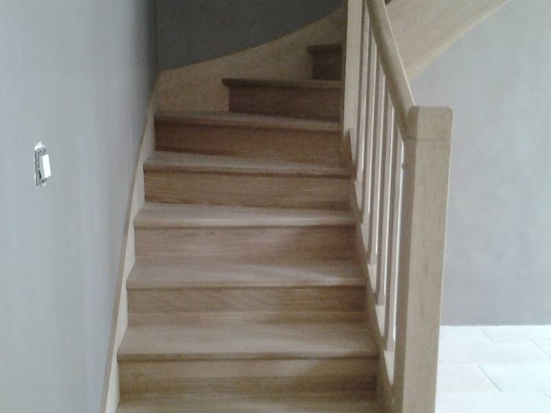 Escalier Sur Mesuer A Un Quart Tournant Avec Barreaudage Bois Escalier Sur Mesuer A Un Quart Tournant Avec Barreaudage Bois